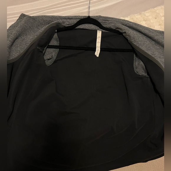 Lululemon draped sweater/jacket • size 4 - Picture 2 of 5